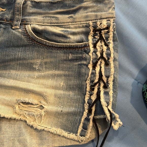 EXPRESS Brand JEAN SHORTS Sz 8 Denim w/ Lace Sides Ties Z47 - Picture 2 of 7